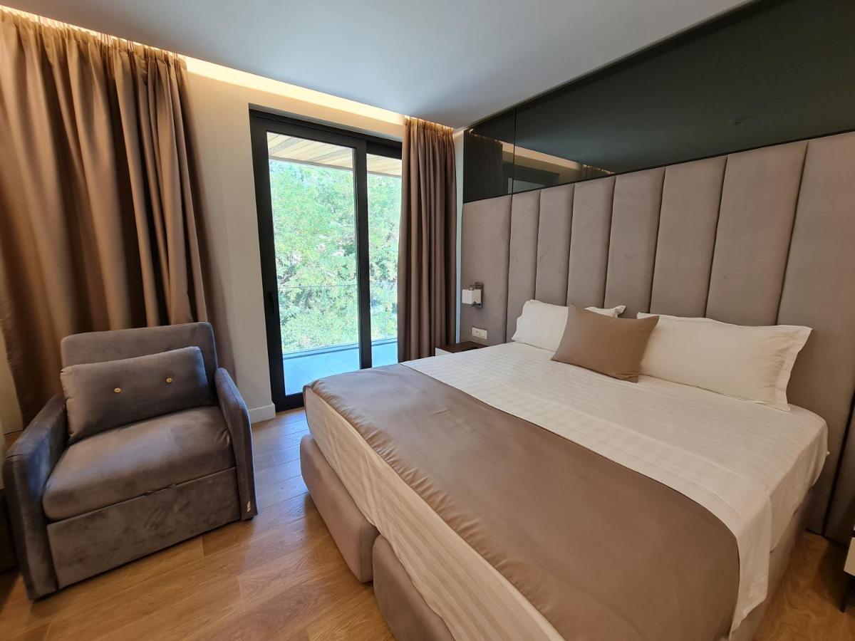 Hotel Aross Kanine ภายนอก รูปภาพ