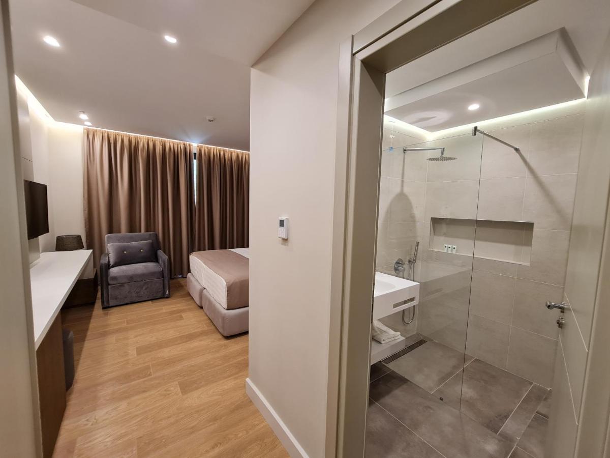 Hotel Aross Kanine ภายนอก รูปภาพ