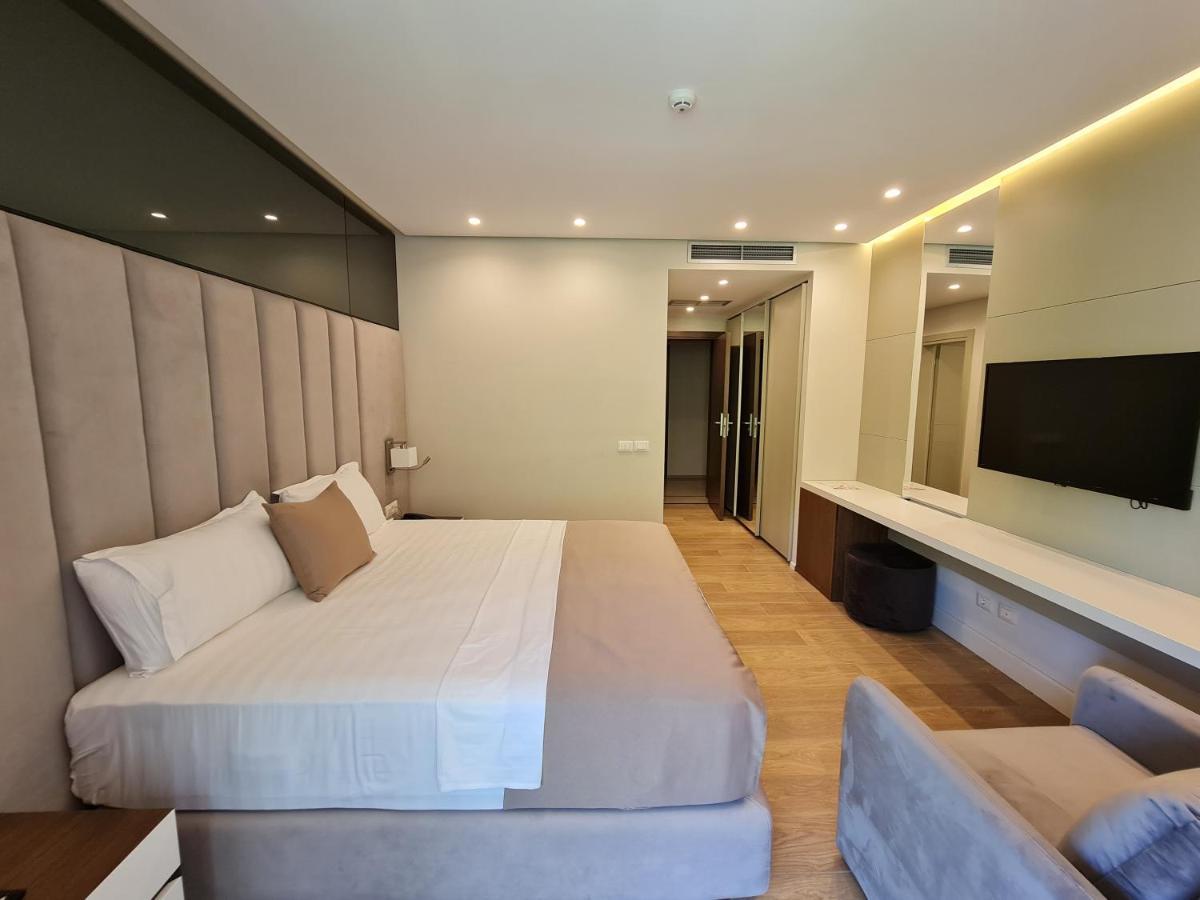 Hotel Aross Kanine ภายนอก รูปภาพ