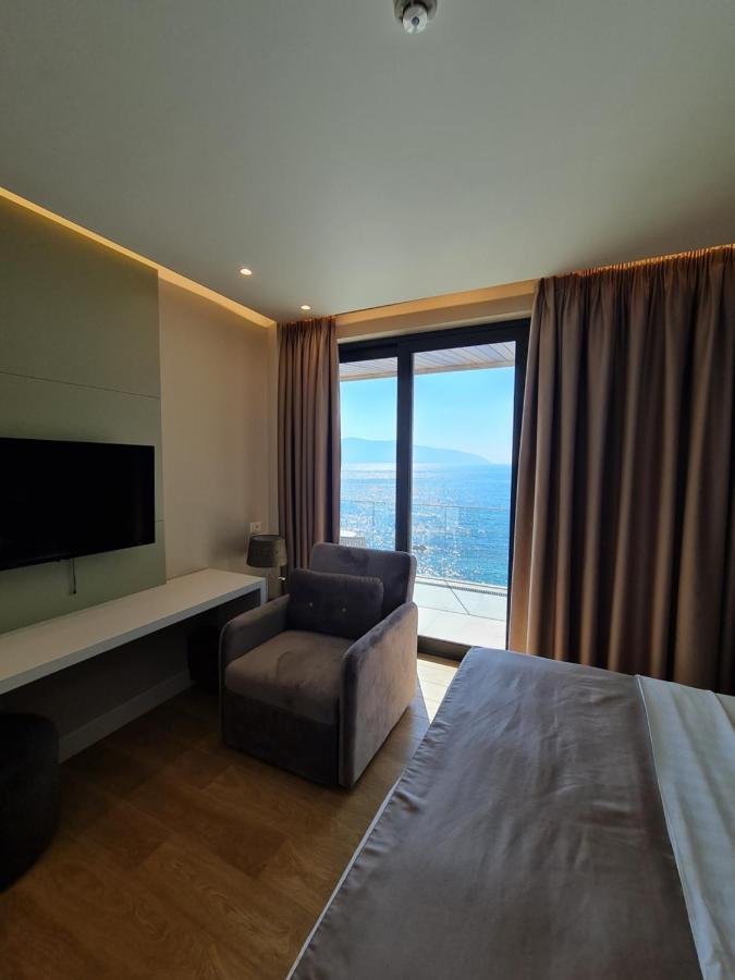 Hotel Aross Kanine ภายนอก รูปภาพ