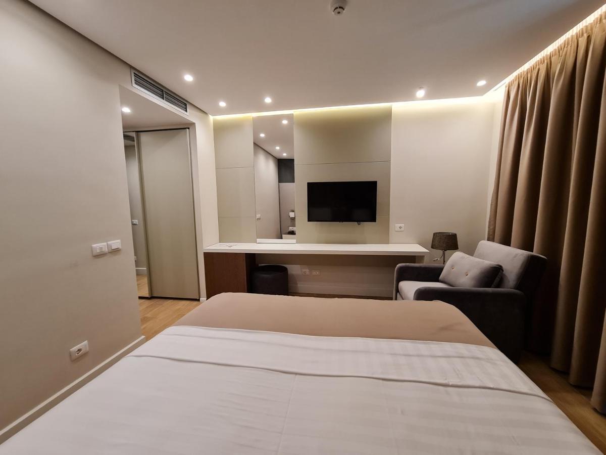 Hotel Aross Kanine ภายนอก รูปภาพ