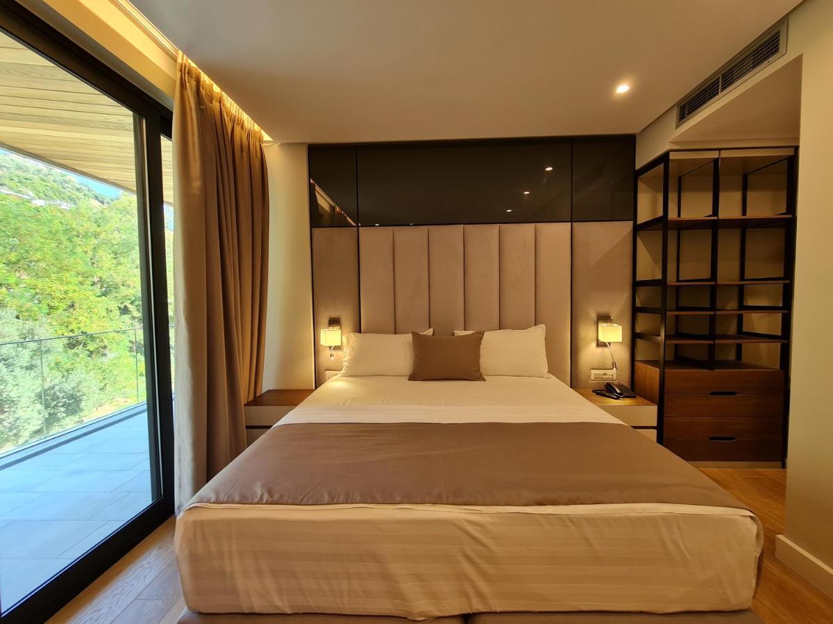 Hotel Aross Kanine ภายนอก รูปภาพ