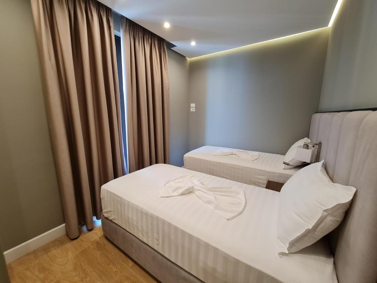Hotel Aross Kanine ภายนอก รูปภาพ